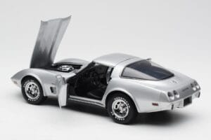 Chevrolet Corvette C3 シルバー UT Models 1:18 21072 メタル - 画像 5/8