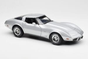 Chevrolet Corvette C3 シルバー UT Models 1:18 21072 メタル - 画像 6/8