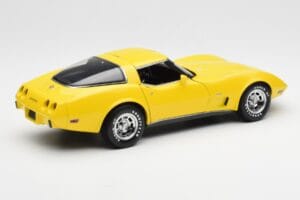 Chevrolet Corvette C3 イエロー UT Models 1:18 21074 メタル - 画像 3/8