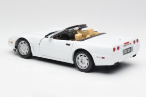 Chevrolet Corvette C4 カブリオレ ホワイト Maisto 1:18 32830 メタル - 画像 7/8