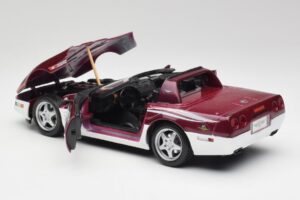 Chevrolet Corvette C4 Indy 500 Pace Car Maisto 1:18 56011 メタル - 画像 5/8