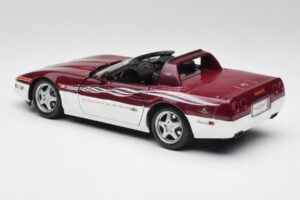 Chevrolet Corvette C4 Indy 500 Pace Car Maisto 1:18 56011 メタル - 画像 7/8