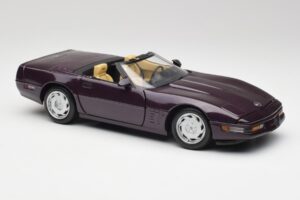 Chevrolet Corvette C4 LT4 コンバーチブル パープルメタリック Maisto 1:18 50277 メタル - 画像 6/8