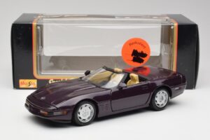 Chevrolet Corvette C4 LT4 コンバーチブル パープルメタリック Maisto 1:18 50277 メタル - 画像 8/8