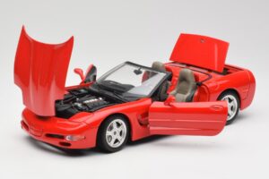 Chevrolet Corvette C5 カブリオレ レッド Bburago 1:18 3076 メタル - 画像 2/8