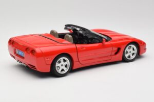 Chevrolet Corvette C5 カブリオレ レッド Bburago 1:18 3076 メタル - 画像 3/8