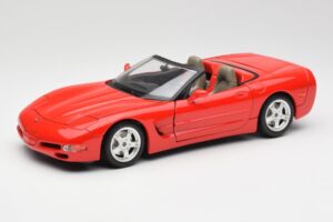 Chevrolet Corvette C5 カブリオレ レッド Bburago 1:18 3076 メタル