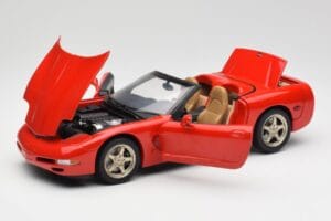 Chevrolet Corvette C5 カブリオレ レッド UT Models 1:18 21006 メタル - 画像 2/8