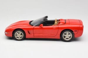 Chevrolet Corvette C5 カブリオレ レッド UT Models 1:18 21006 メタル - 画像 4/8