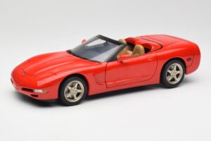 Chevrolet Corvette C5 カブリオレ レッド UT Models 1:18 21006 メタル