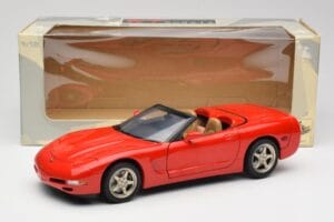 Chevrolet Corvette C5 カブリオレ レッド UT Models 1:18 21006 メタル - 画像 8/8