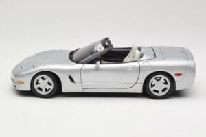 Chevrolet Corvette C5 カブリオレ シルバー Maisto 1:18 50317 メタル - 画像 4/8