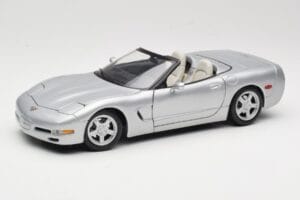 Chevrolet Corvette C5 カブリオレ シルバー Maisto 1:18 50317 メタル