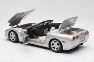 Chevrolet Corvette C5 カブリオレ シルバー Maisto 1:18 50317 メタル - 画像 5/8