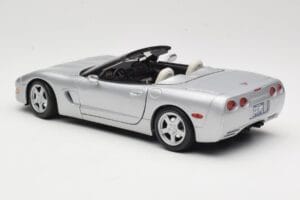 Chevrolet Corvette C5 カブリオレ シルバー Maisto 1:18 50317 メタル - 画像 7/8