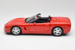 Chevrolet Corvette C5 カブリオレ Torch レッド Maisto 1:18 50318 メタル - 画像 4/8