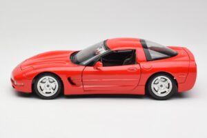 Chevrolet Corvette C5 レッド Bburago 1:18 3066 メタル - 画像 4/8