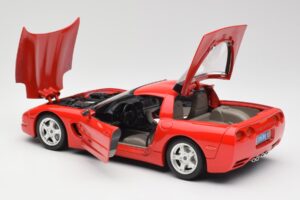 Chevrolet Corvette C5 レッド Bburago 1:18 3066 メタル - 画像 5/8