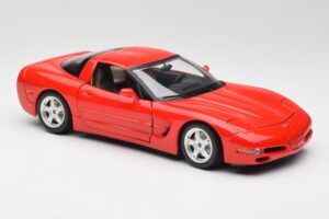 Chevrolet Corvette C5 レッド Bburago 1:18 3066 メタル - 画像 6/8