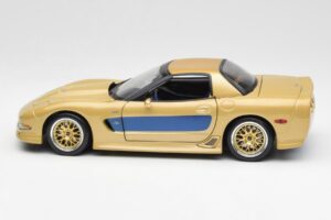 Chevrolet Corvette C5 Guldstrand Signature Edition ゴールド Maisto 1:18 31657 メタル - 画像 4/8
