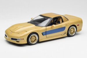 Chevrolet Corvette C5 Guldstrand Signature Edition ゴールド Maisto 1:18 31657 メタル