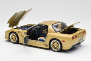Chevrolet Corvette C5 Guldstrand Signature Edition ゴールド Maisto 1:18 31657 メタル - 画像 5/8