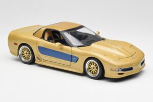 Chevrolet Corvette C5 Guldstrand Signature Edition ゴールド Maisto 1:18 31657 メタル - 画像 6/8