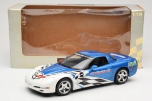 Chevrolet Corvette C5 Pace Car Rolex 24 at Daytona 1999 UT Models 1:18 39944 メタル - 画像 8/8