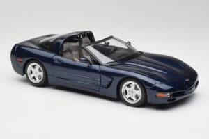 Chevrolet Corvette C5 ナッソーブルー Bburago 1:18 30166 メタル - 画像 6/8