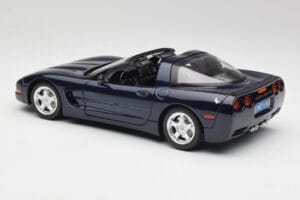 Chevrolet Corvette C5 ナッソーブルー Bburago 1:18 30166 メタル - 画像 7/8