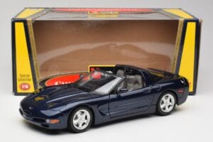 Chevrolet Corvette C5 ナッソーブルー Bburago 1:18 30166 メタル - 画像 8/8