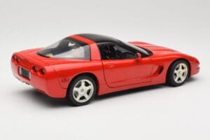 Chevrolet Corvette C5 Targa レッド UT Models 1:18 21001 メタル - 画像 3/8