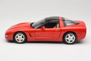 Chevrolet Corvette C5 Targa レッド UT Models 1:18 21001 メタル - 画像 4/8