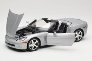 Chevrolet Corvette C6 カブリオレ シルバー Hot Wheels 1:18 B6052 メタル - 画像 2/8