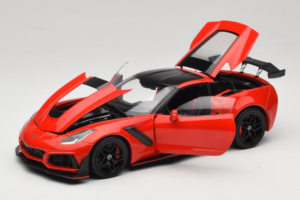 Chevrolet Corvette C7 ZR1 Torch Red IXO 1:18 18RDC243-FO メタル - 画像 2/8