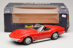 Chevrolet Corvette C3 カブリオレ レッド Revell 1:18 8833-P1 メタル - 画像 8/8