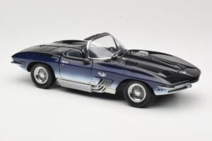 Chevrolet Corvette Mako Shark ダークブルー UT Models 1:18 21061 メタル - 画像 6/8