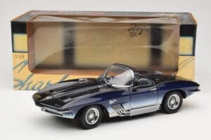 Chevrolet Corvette Mako Shark ダークブルー UT Models 1:18 21061 メタル - 画像 8/8