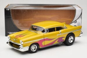 Chevrolet Custom イエロー フレーム付き Hot Wheels 1:18 21356 メタル - 画像 8/8