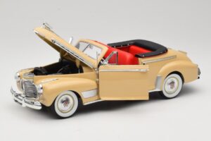 Chevrolet Deluxe カブリオレ ベージュ Eagle Collectibles 1:18 3022518 メタル - 画像 2/8