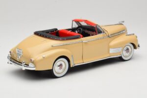 Chevrolet Deluxe カブリオレ ベージュ Eagle Collectibles 1:18 3022518 メタル - 画像 3/8