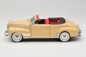 Chevrolet Deluxe カブリオレ ベージュ Eagle Collectibles 1:18 3022518 メタル - 画像 4/8