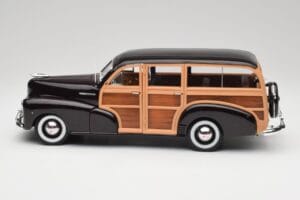 Chevrolet Fleetmaster Woody ブラック & Wood Panels Maisto 1:18 43697545B メタル - 画像 4/8