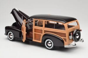 Chevrolet Fleetmaster Woody ブラック & Wood Panels Maisto 1:18 43697545B メタル - 画像 5/8