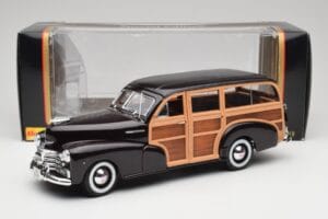 Chevrolet Fleetmaster Woody ブラック & Wood Panels Maisto 1:18 43697545B メタル - 画像 8/8