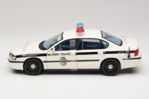 Chevrolet Impala Military Police Maisto 1:18 36611 メタル - 画像 3/6