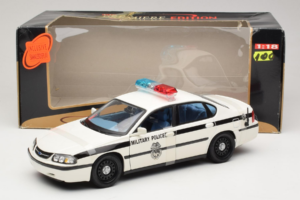 Chevrolet Impala Military Police Maisto 1:18 36611 メタル - 画像 6/6