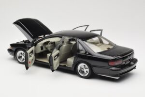 Chevrolet Impala SS ブラック AUTOart 1:18 71091 メタル - 画像 5/8