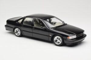 Chevrolet Impala SS ブラック AUTOart 1:18 71091 メタル - 画像 6/8