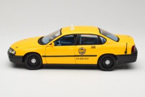 Chevrolet Impala タクシー Maisto 1:18 36617 メタル - 画像 4/8